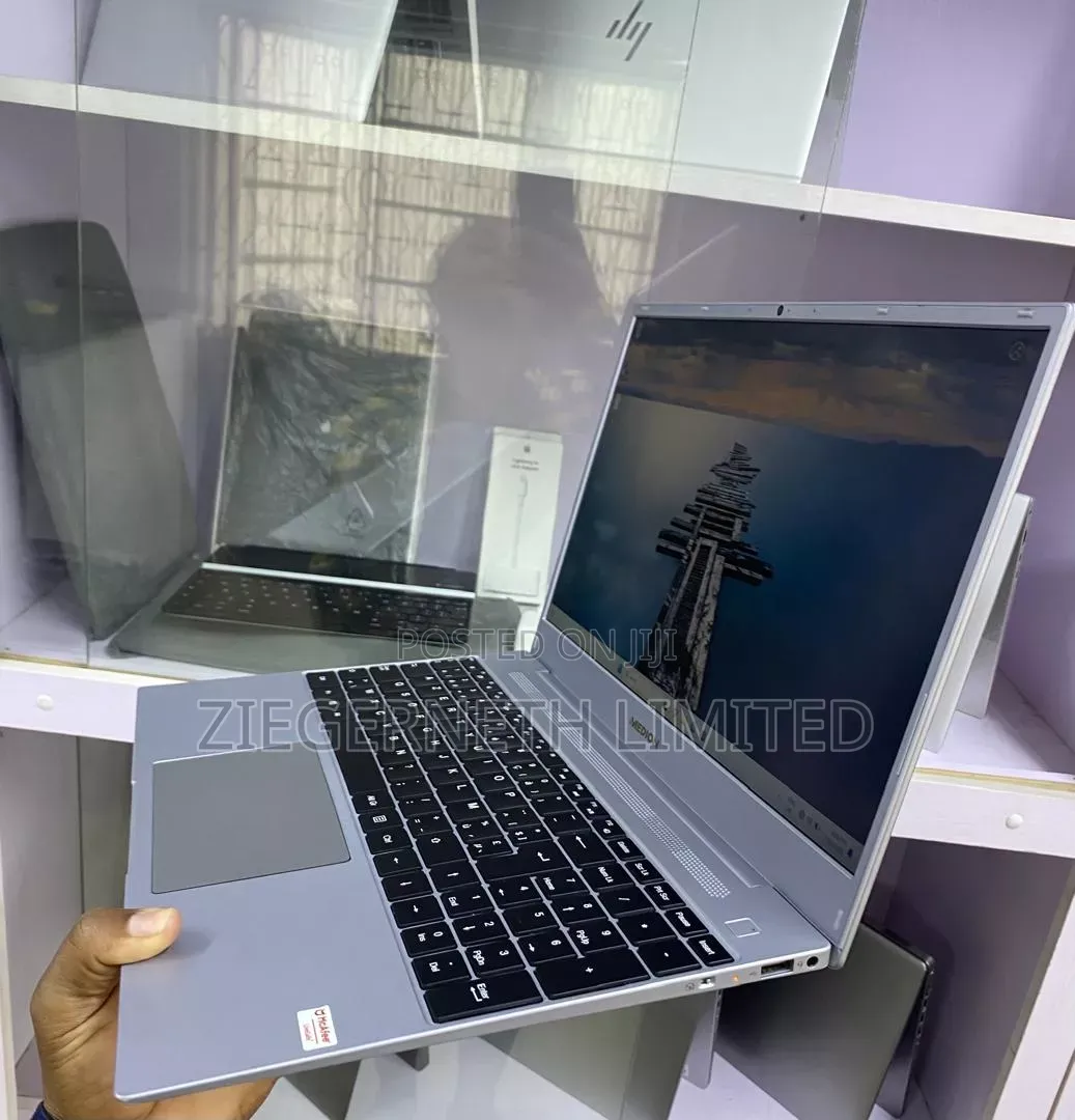 Laptop 8GB AMD Ryzen 5 SSD 128GB