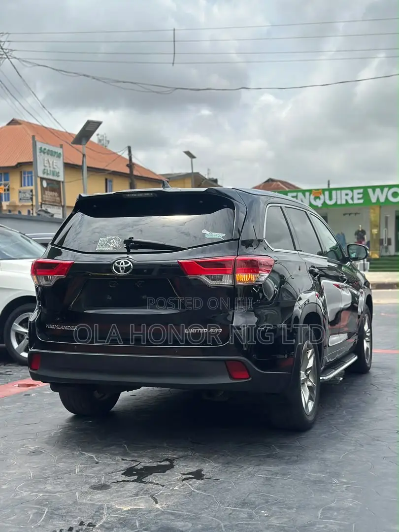 Toyota Highlander Limited 4dr SUV AWD (3.5L 6cyl 6A) 2015 Black