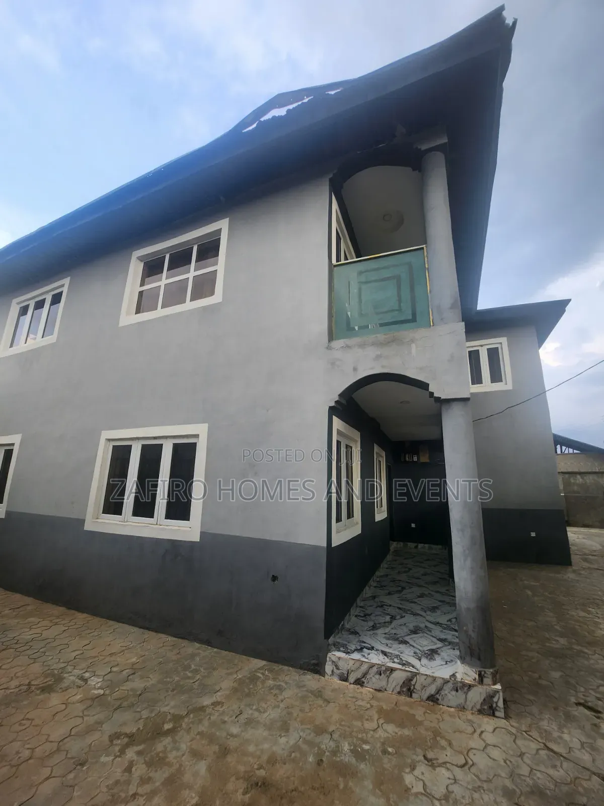 5bdrm Duplex in At Idiomo Barack, Moniya for sale