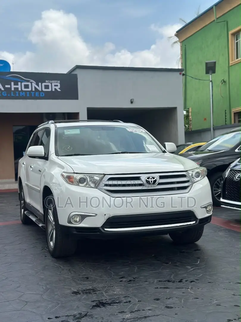 Toyota Highlander Limited 2011 White