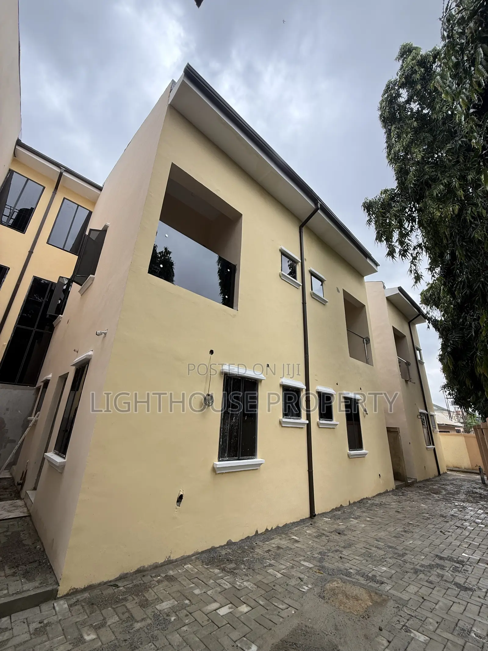 3bdrm Duplex in Gwarinpa for sale
