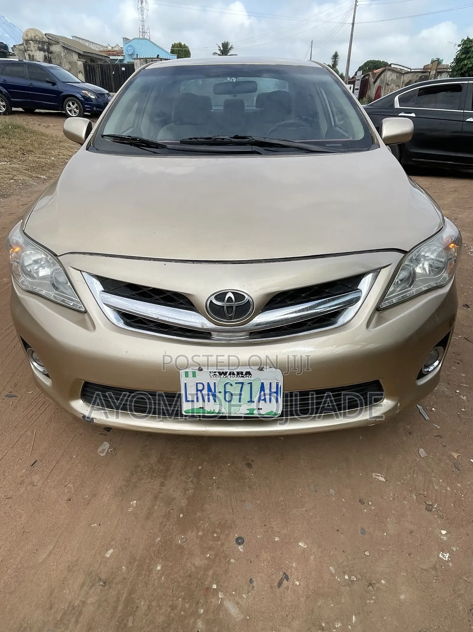Toyota Corolla 2012 Gold