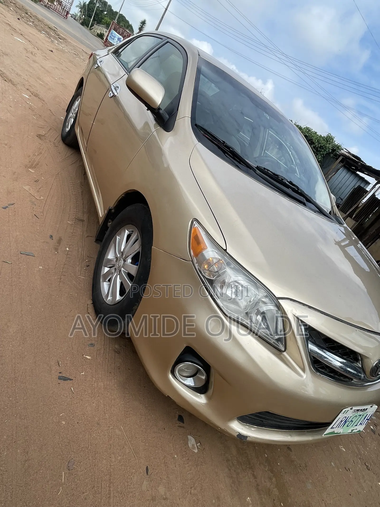 Toyota Corolla 2012 Gold