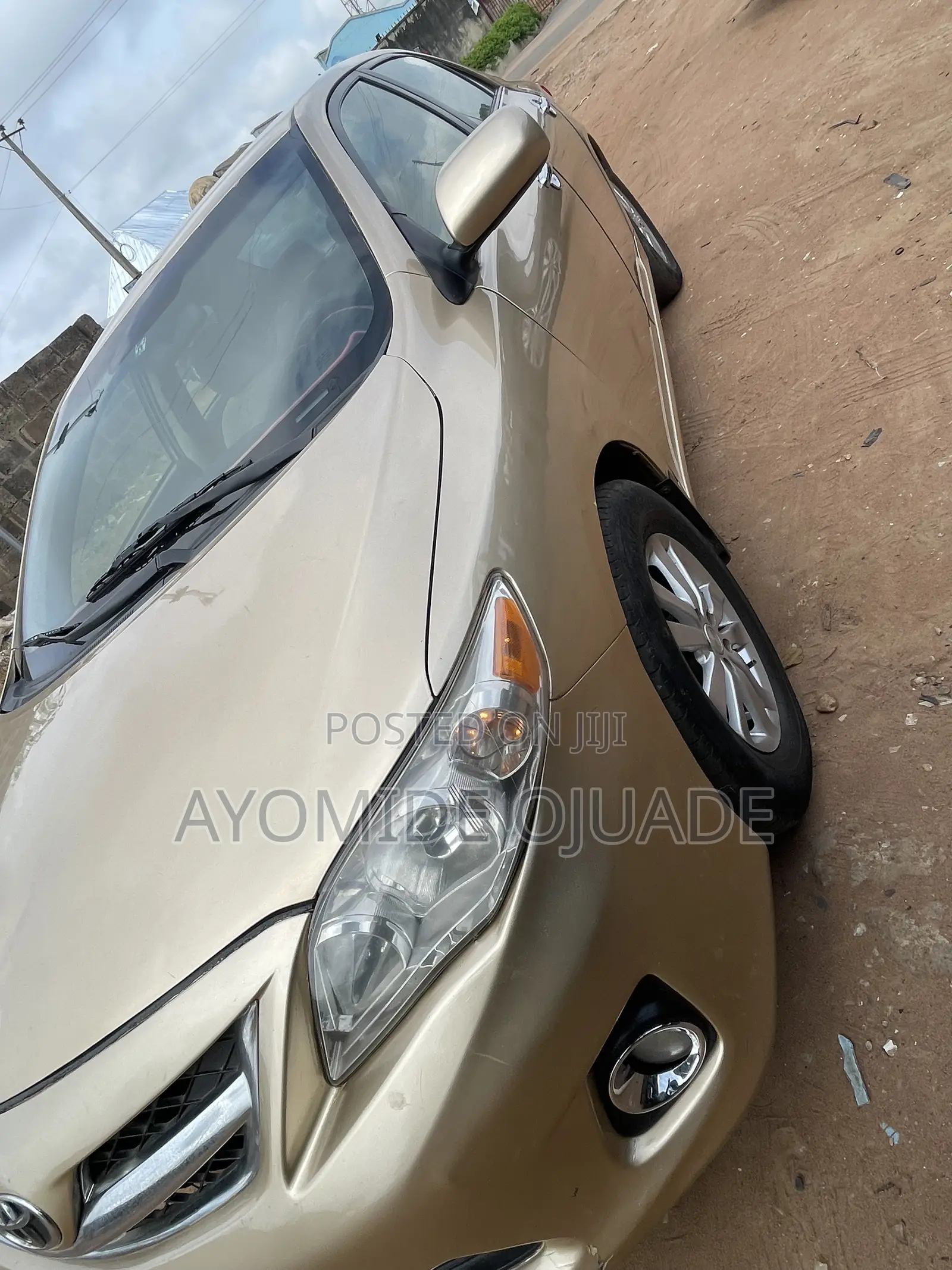 Toyota Corolla 2012 Gold