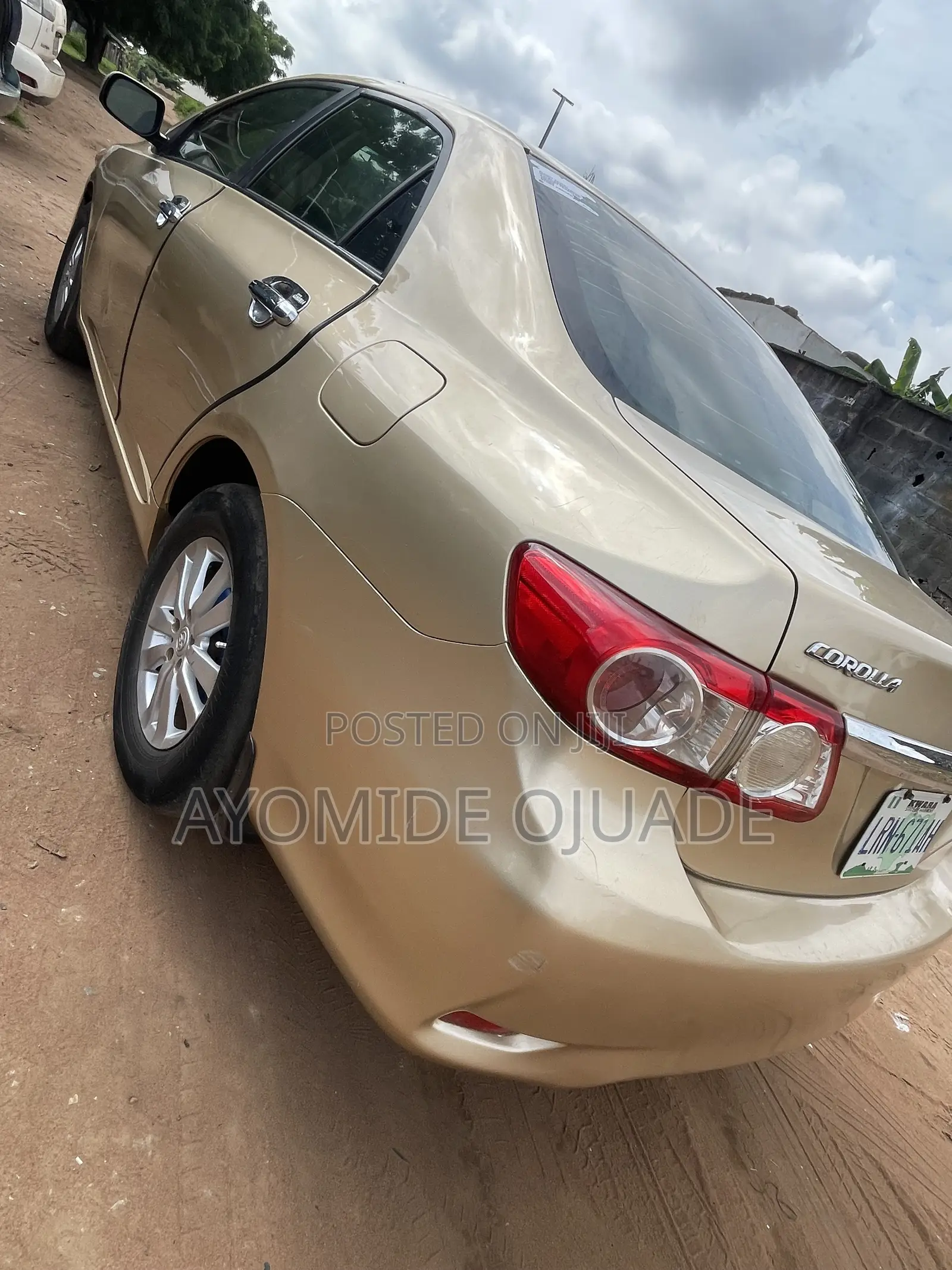 Toyota Corolla 2012 Gold