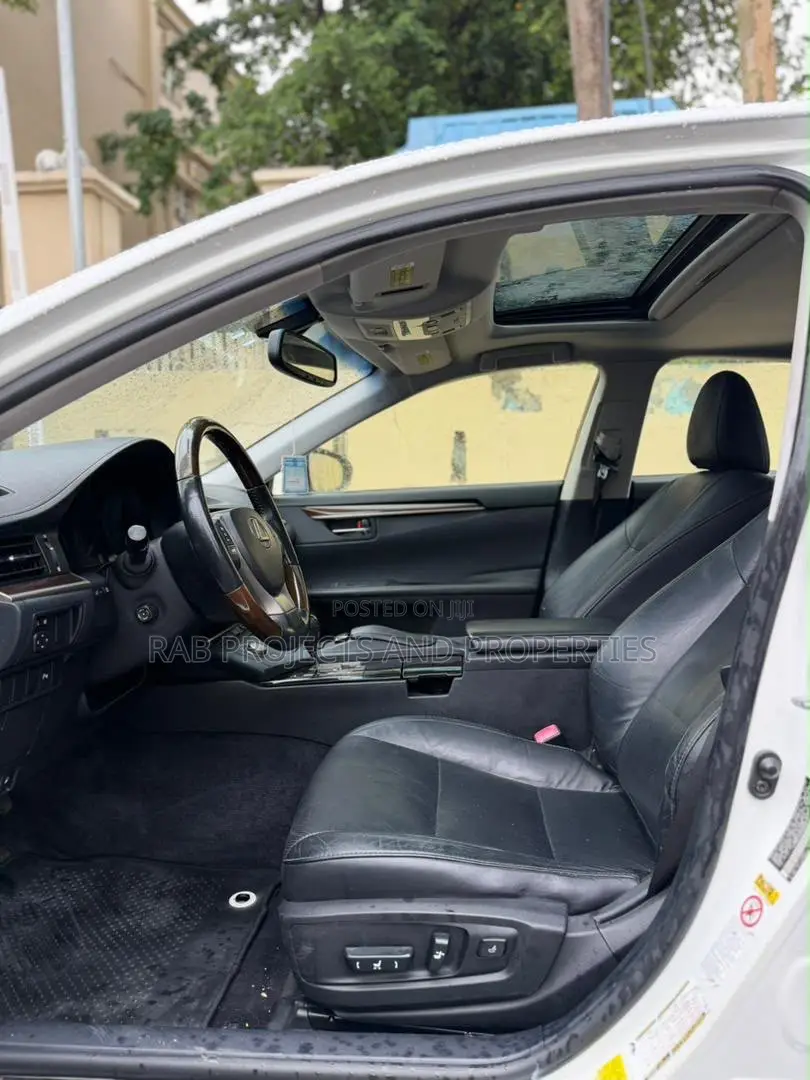 Lexus ES 350 FWD 2013 White