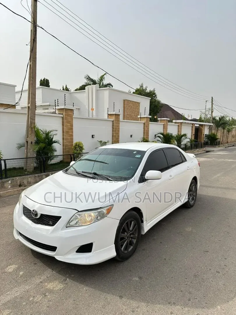 Toyota Corolla 2010 White