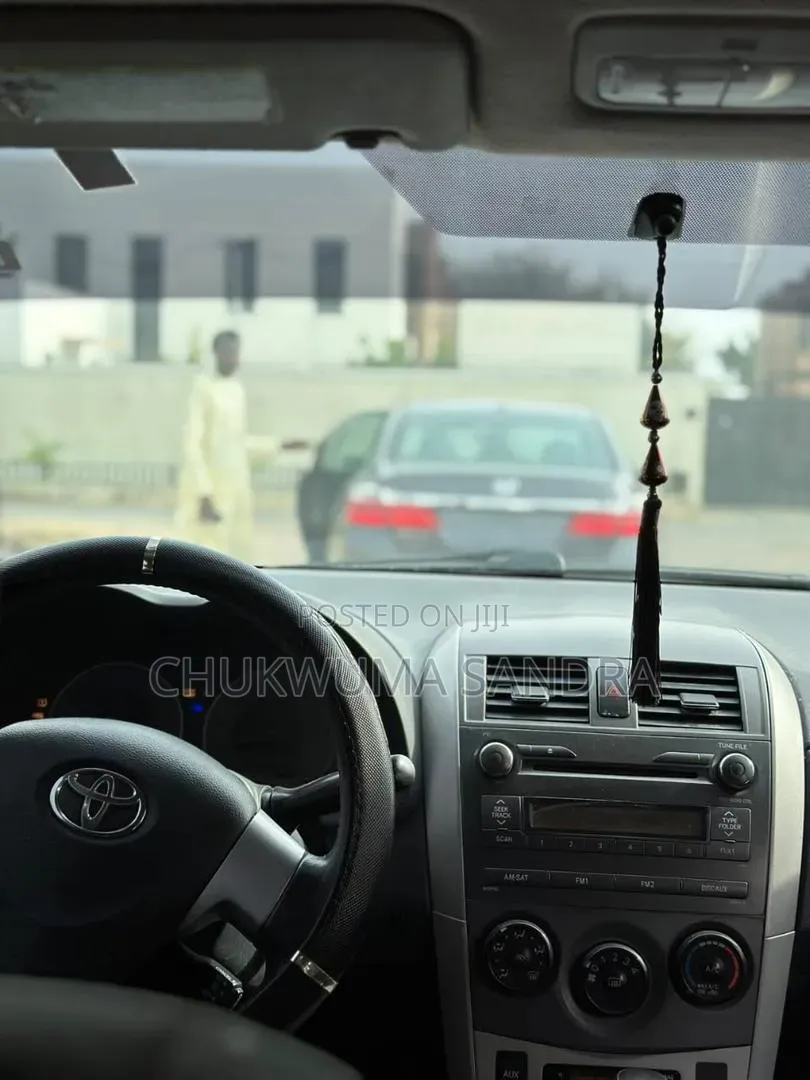 Toyota Corolla 2010 White