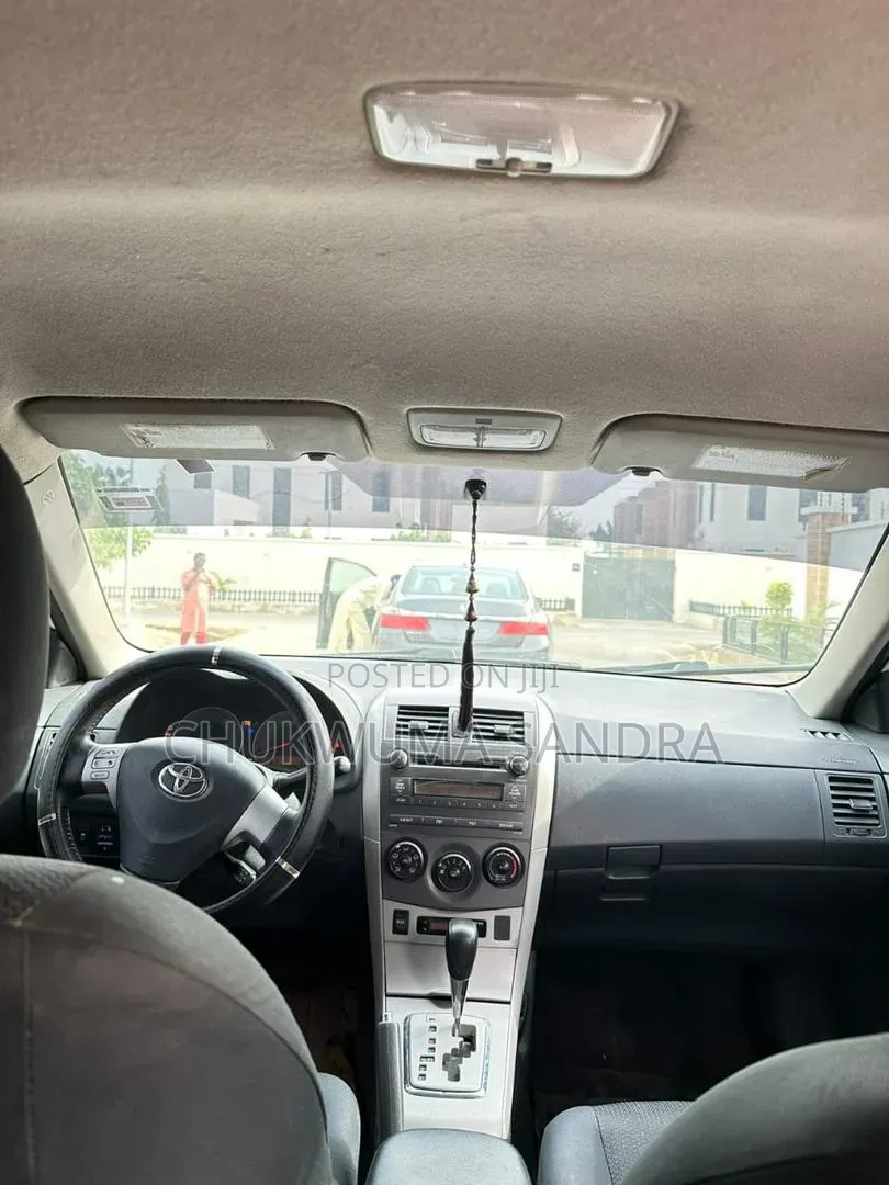 Toyota Corolla 2010 White