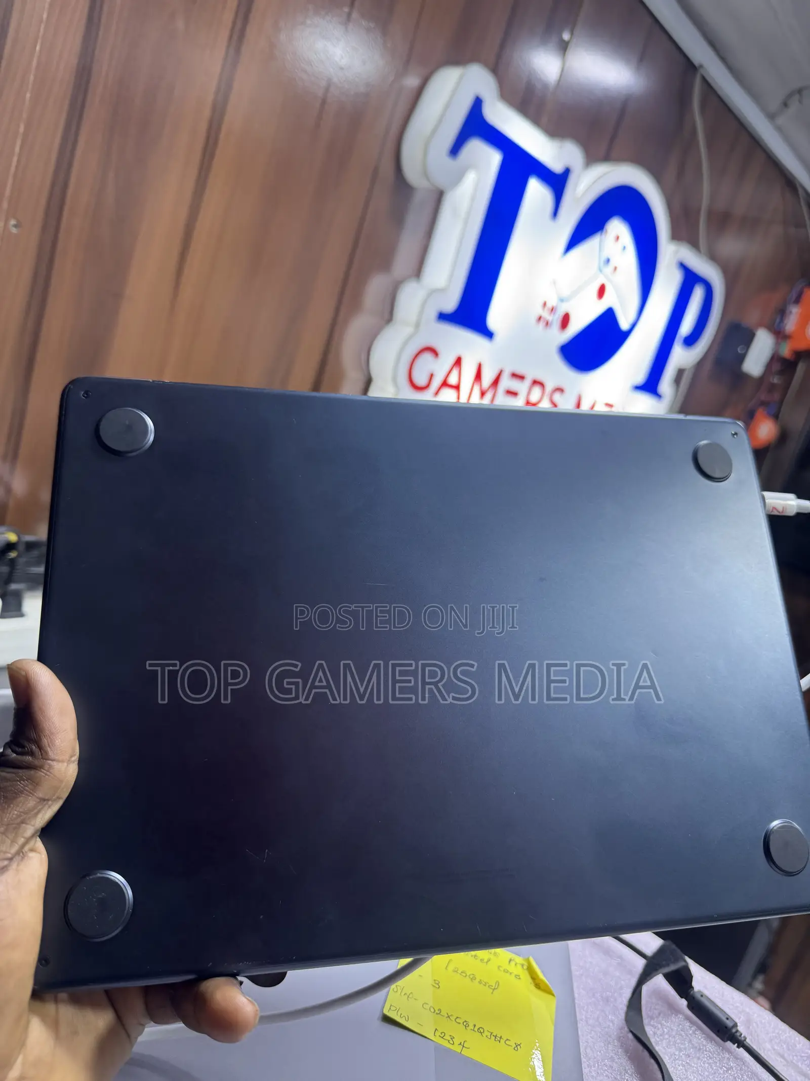 Laptop Apple MacBook Air 2024 M3 8GB Apple M3 SSD 512GB