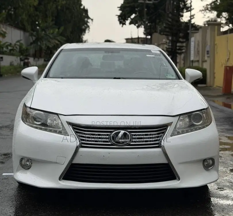 Lexus ES 350 FWD 2014 White