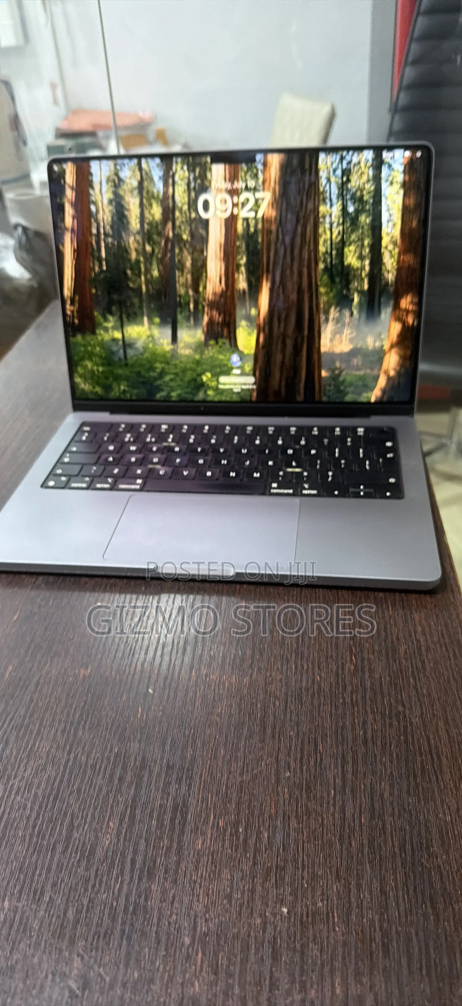 Laptop Apple MacBook Pro 2021 M1 16GB Apple M1 Pro SSD 512GB