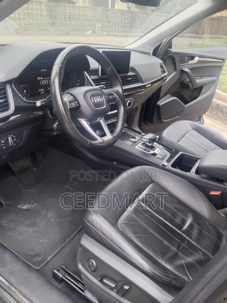 Audi Q5 2.0T Premium AWD quattro 2018 Black