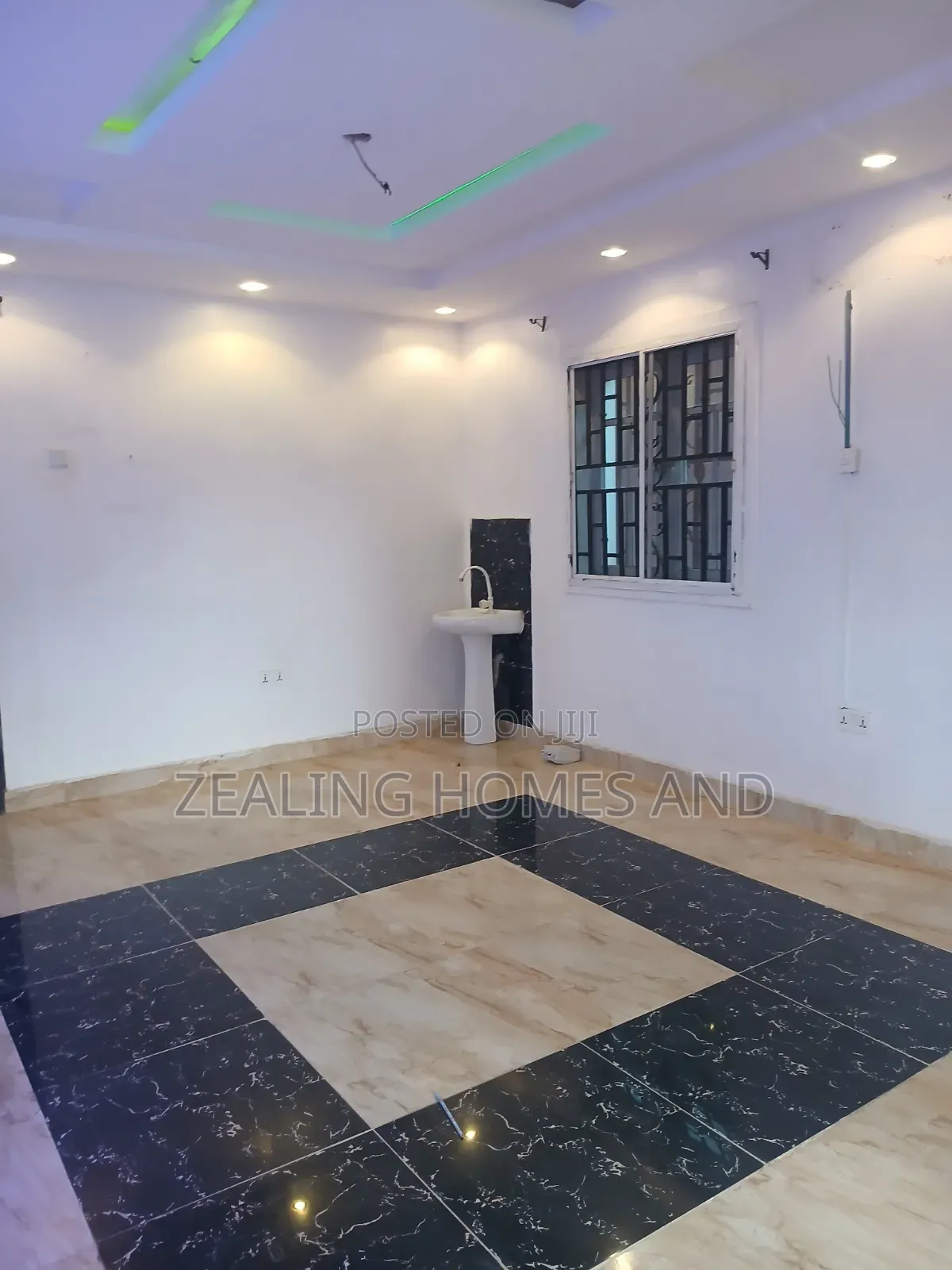 2bdrm Apartment in Governor'S Road Puis, Iyana Ipaja for rent