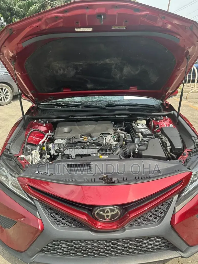 Toyota Camry 2018 Red