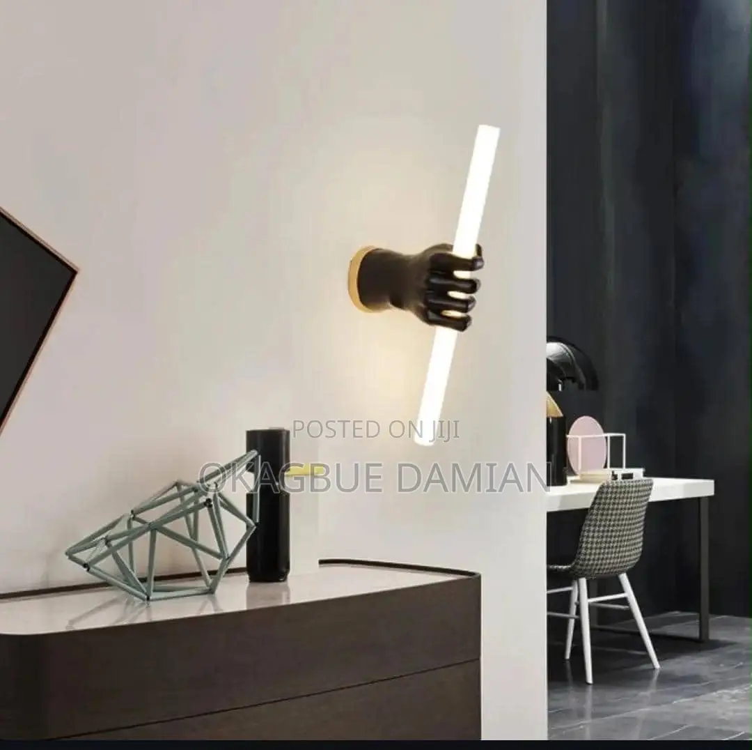 HDC Led Black and White Hand Holding Long Modern Wall Light