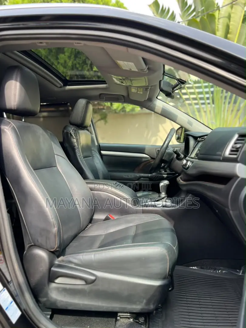 Toyota Highlander XLE 4dr SUV AWD (3.5L 6cyl 6A) 2015 Black