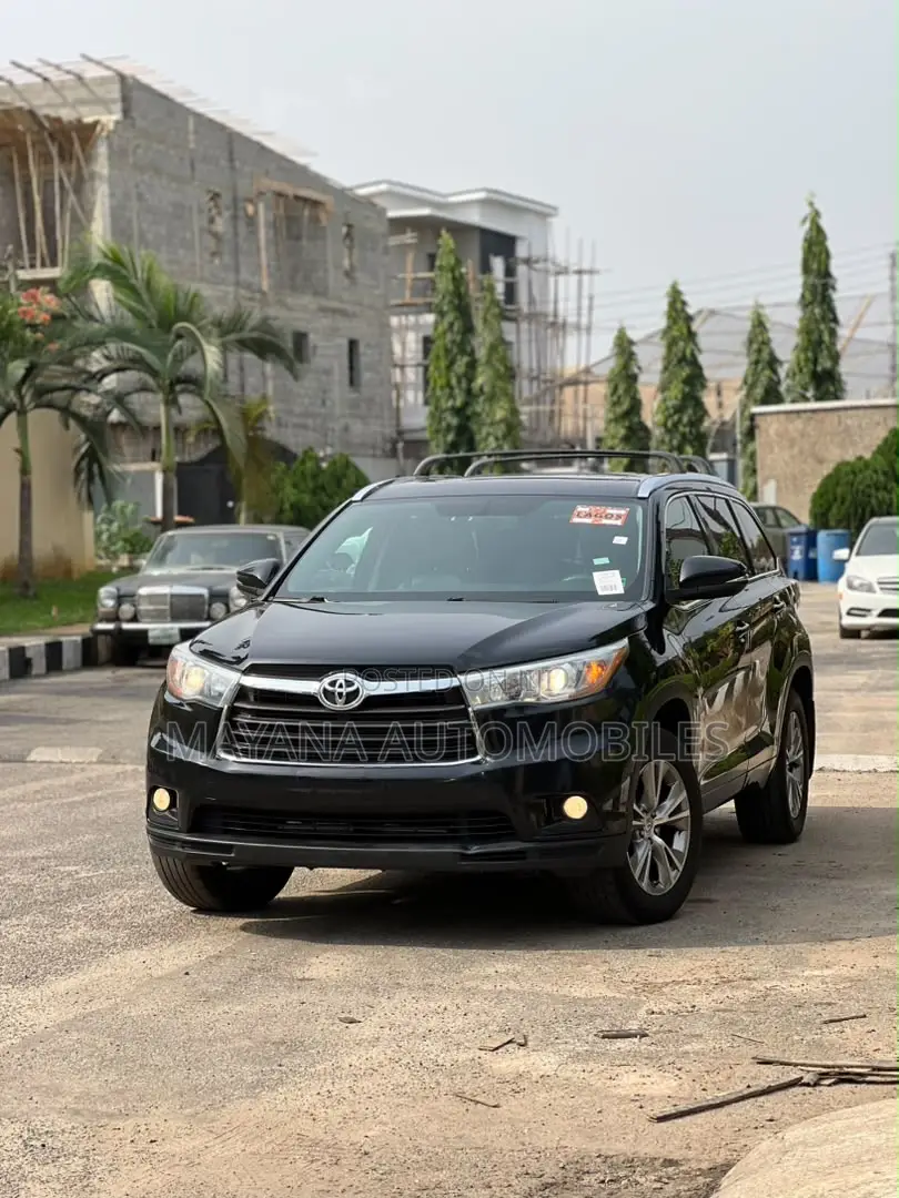 Toyota Highlander XLE 4dr SUV AWD (3.5L 6cyl 6A) 2015 Black