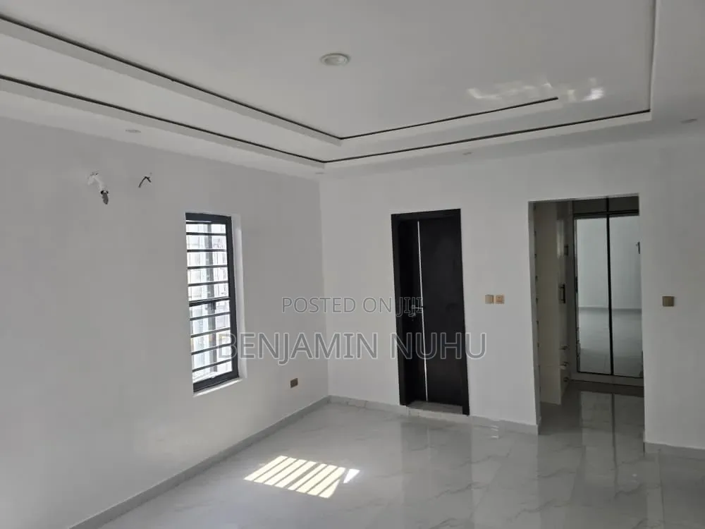 4bdrm Duplex in Sunshine Estate, Off Lekki-Epe Expressway for sale