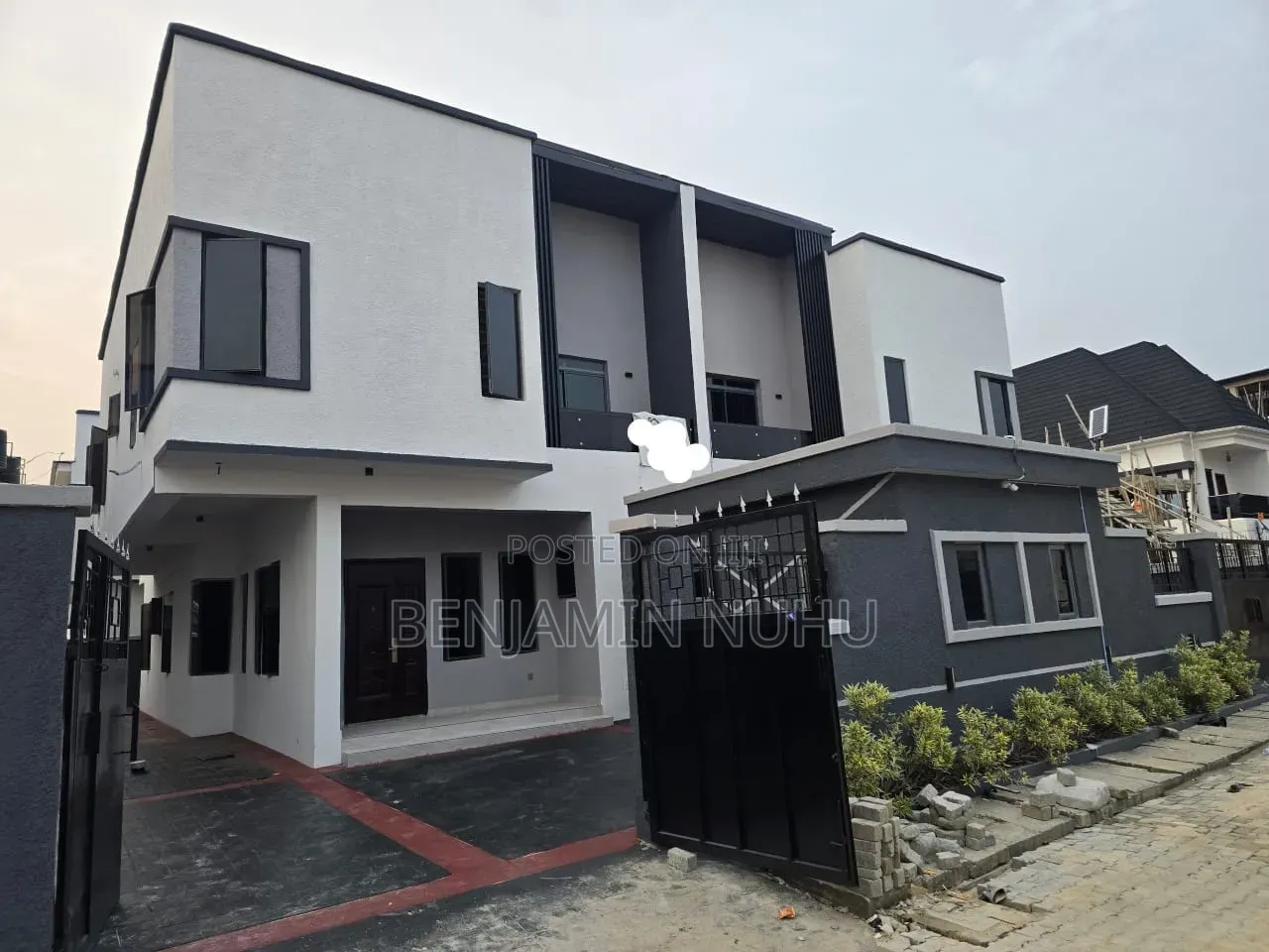 4bdrm Duplex in Sunshine Estate, Off Lekki-Epe Expressway for sale