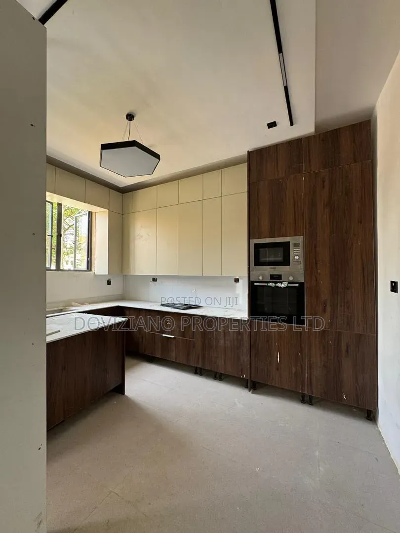 4bdrm Duplex in Parkview Estate for sale