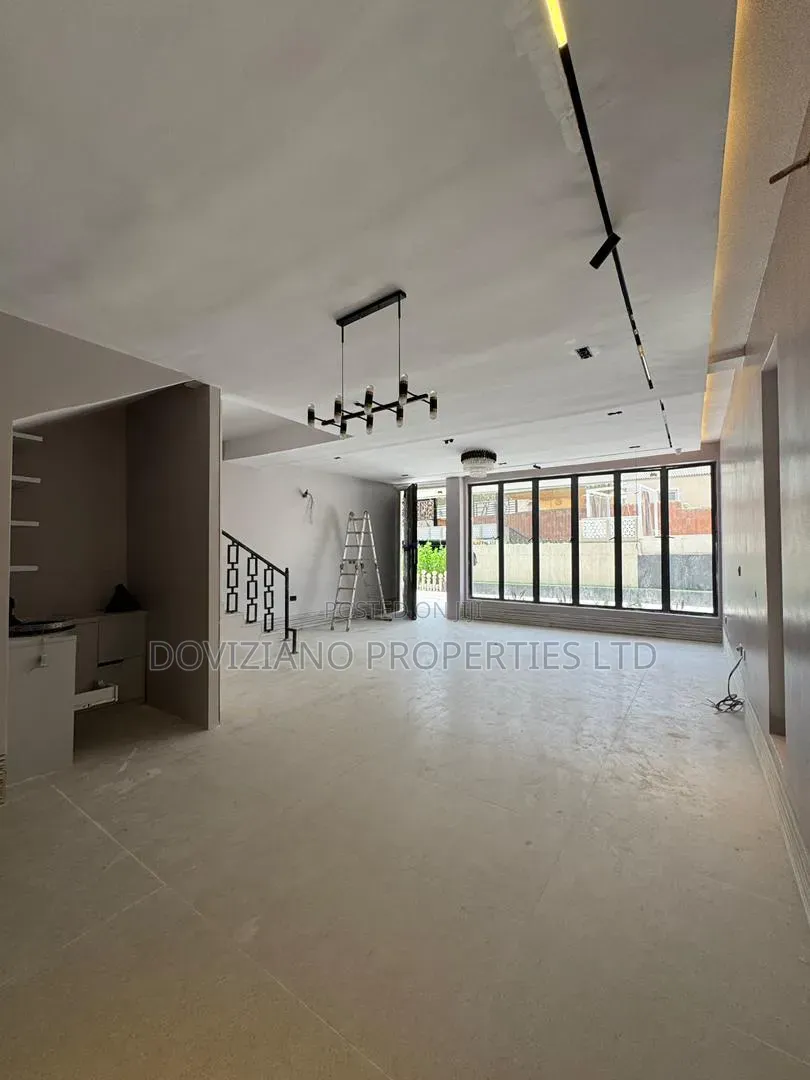 4bdrm Duplex in Parkview Estate for sale