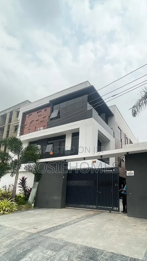 4bdrm Duplex in Lekki Phase 1 for rent