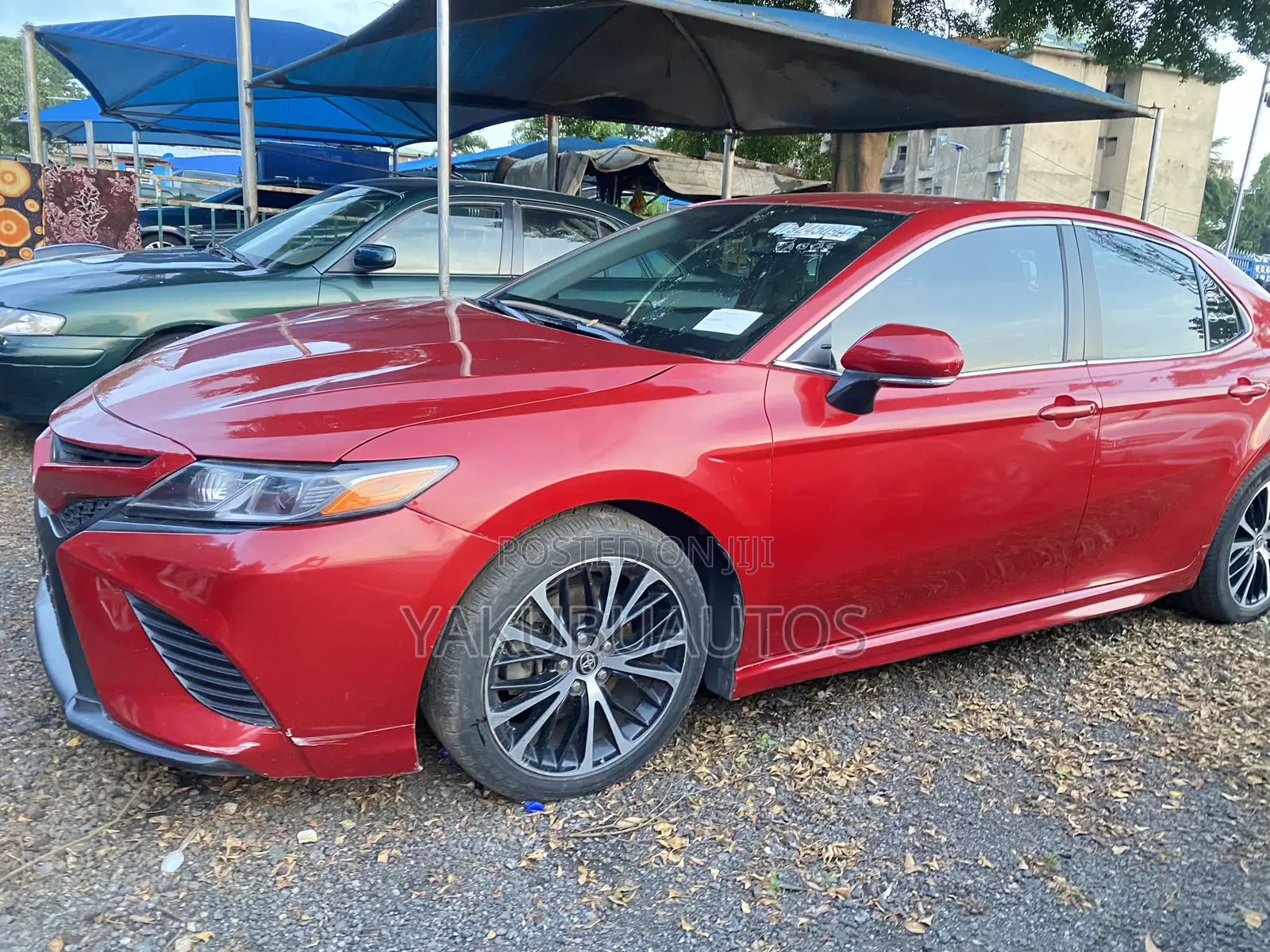 Toyota Camry SE FWD (2.5L 4cyl 8AM) 2018 Red