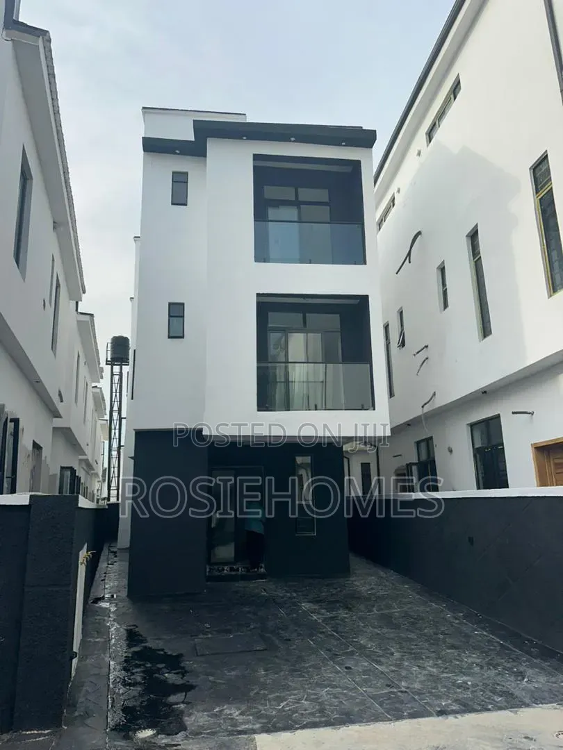 2bdrm Apartment in Chevron for rent