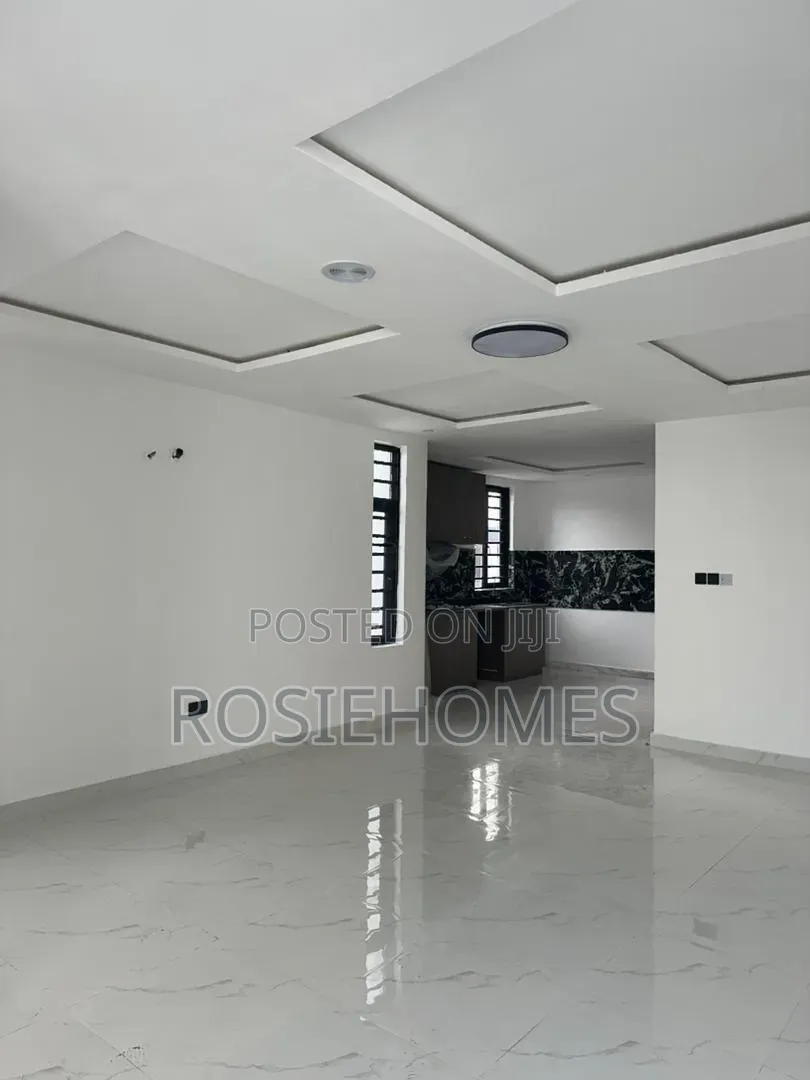 2bdrm Apartment in Chevron for rent