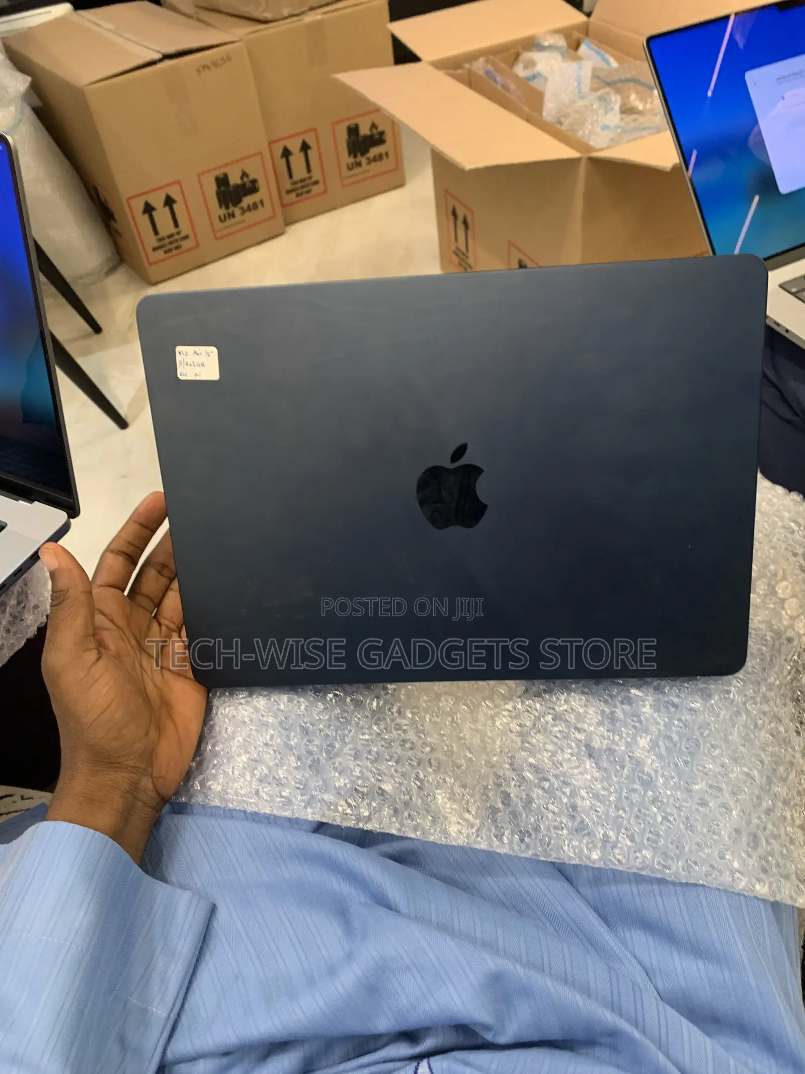 Laptop Apple MacBook Air 2022 M2 8GB Apple M2 SSD 256GB