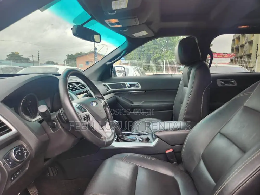 Silver Ford Explorer for Rent- Car for Hire