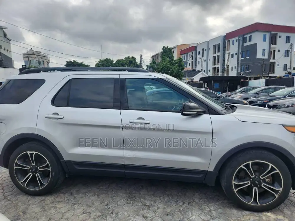 Silver Ford Explorer for Rent- Car for Hire