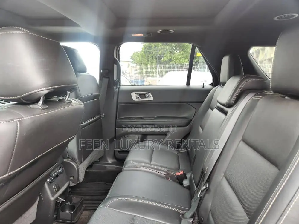 Silver Ford Explorer for Rent- Car for Hire