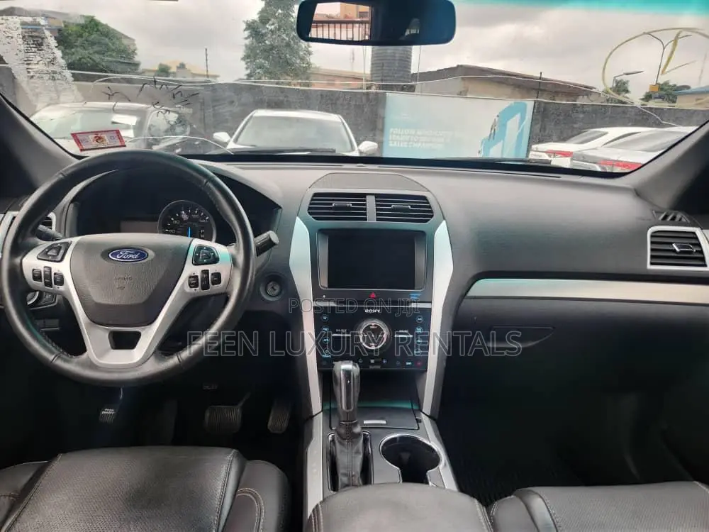 Silver Ford Explorer for Rent- Car for Hire