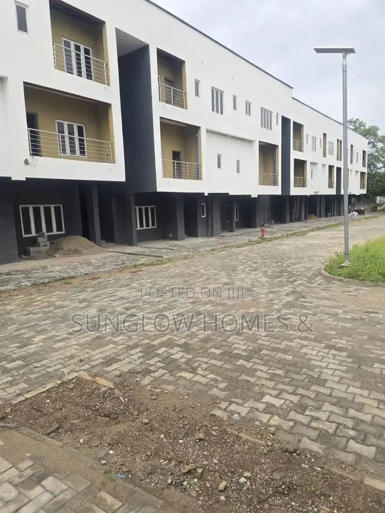 3bdrm Apartment in Katampe for sale