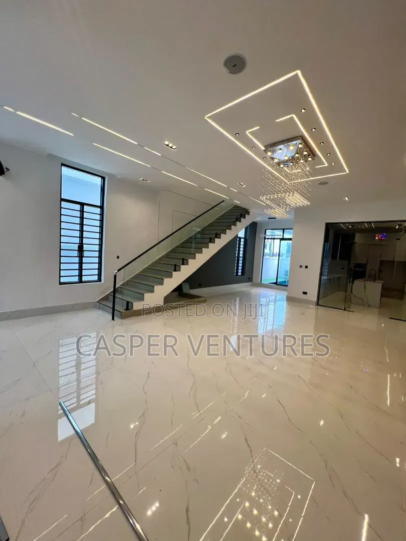 5bdrm Duplex in Chevyview, Chevron for sale