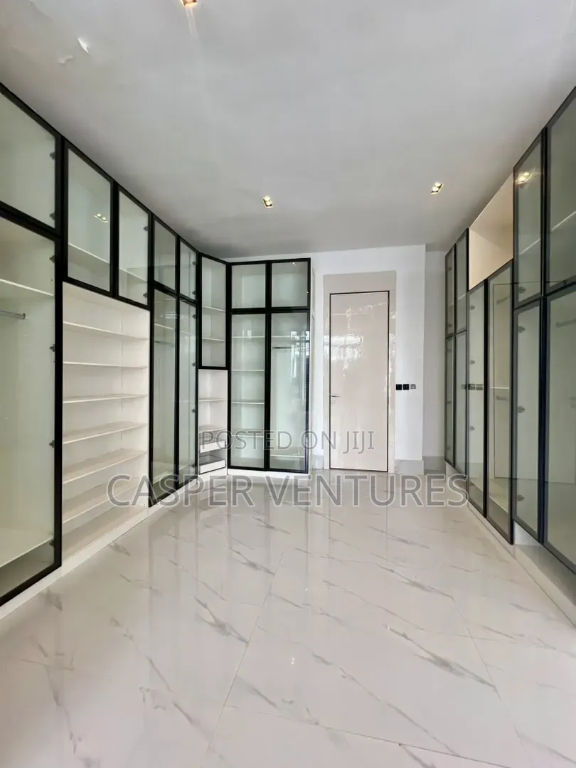 5bdrm Duplex in Chevyview, Chevron for sale