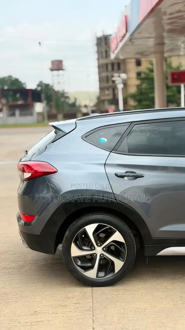 Hyundai Tucson Limited AWD 2018 Silver