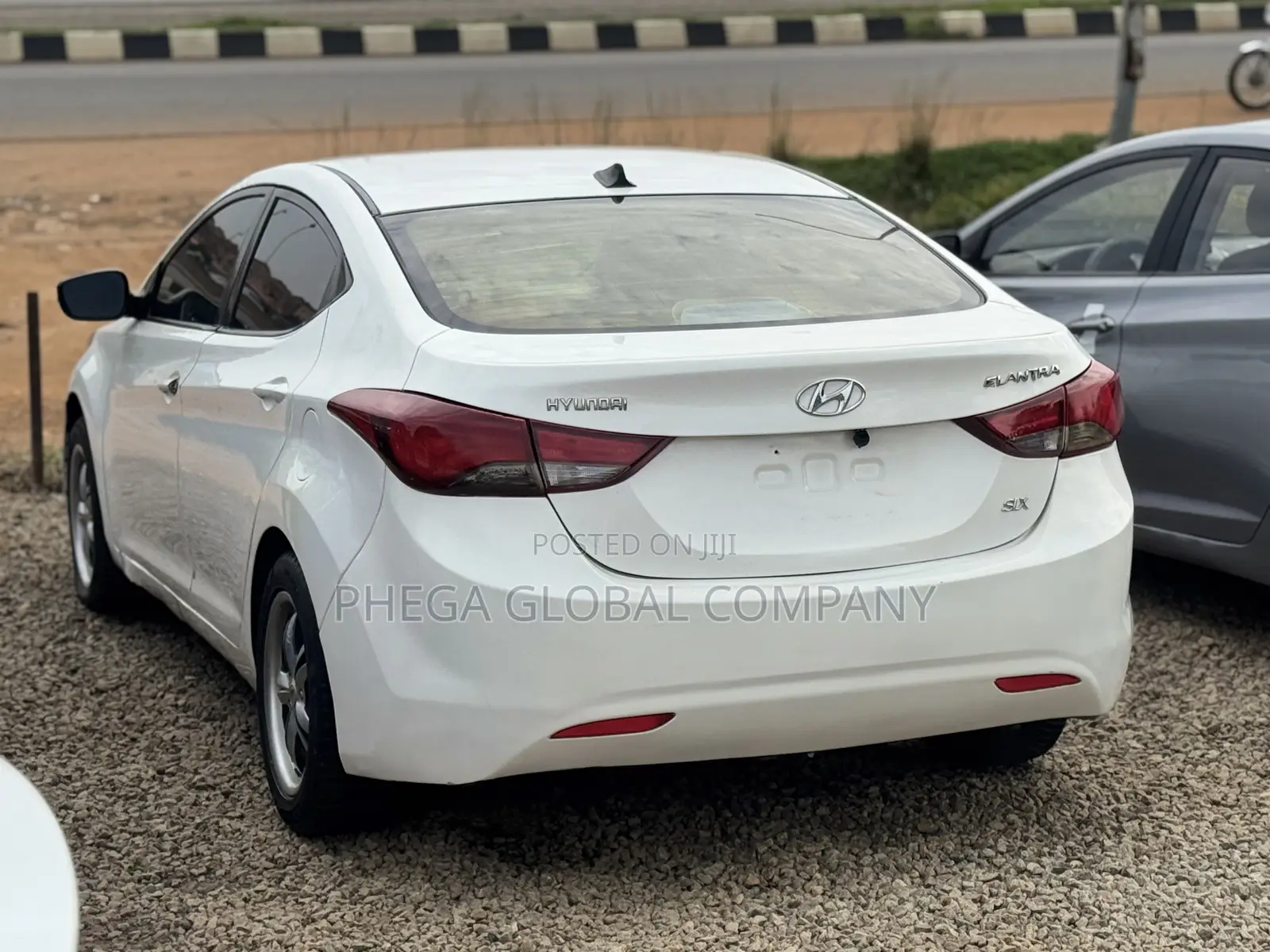 Hyundai Elantra Limited Sedan FWD (1.8L 4cyl 6A) 2013 White