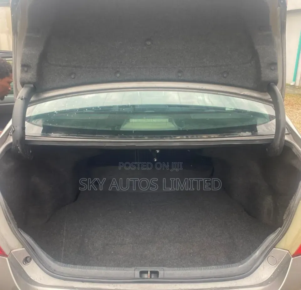 Toyota Camry LE 4dr Sedan (2.5L 4cyl 6A) 2016 Gray
