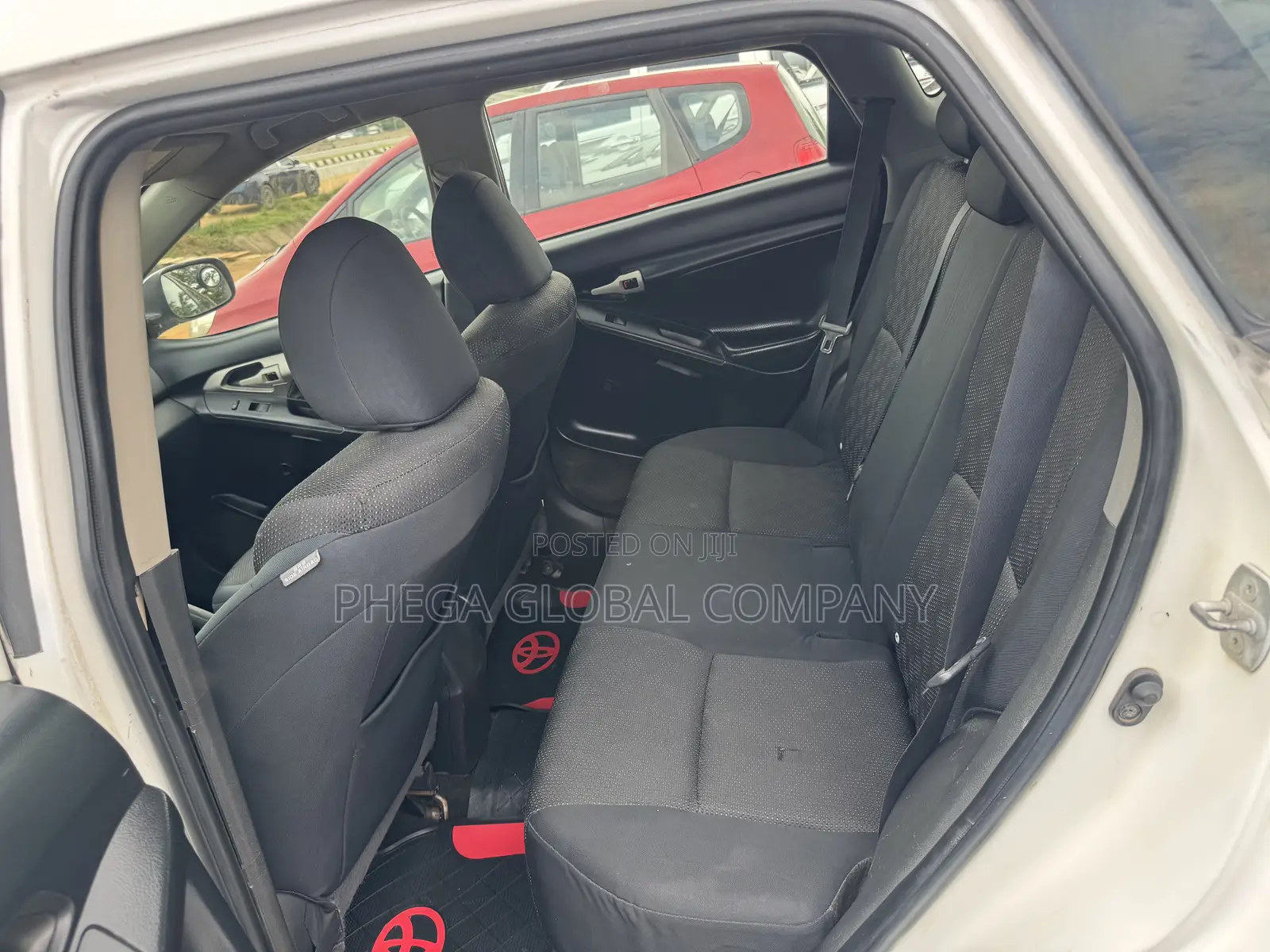 Pontiac Vibe 2008 White