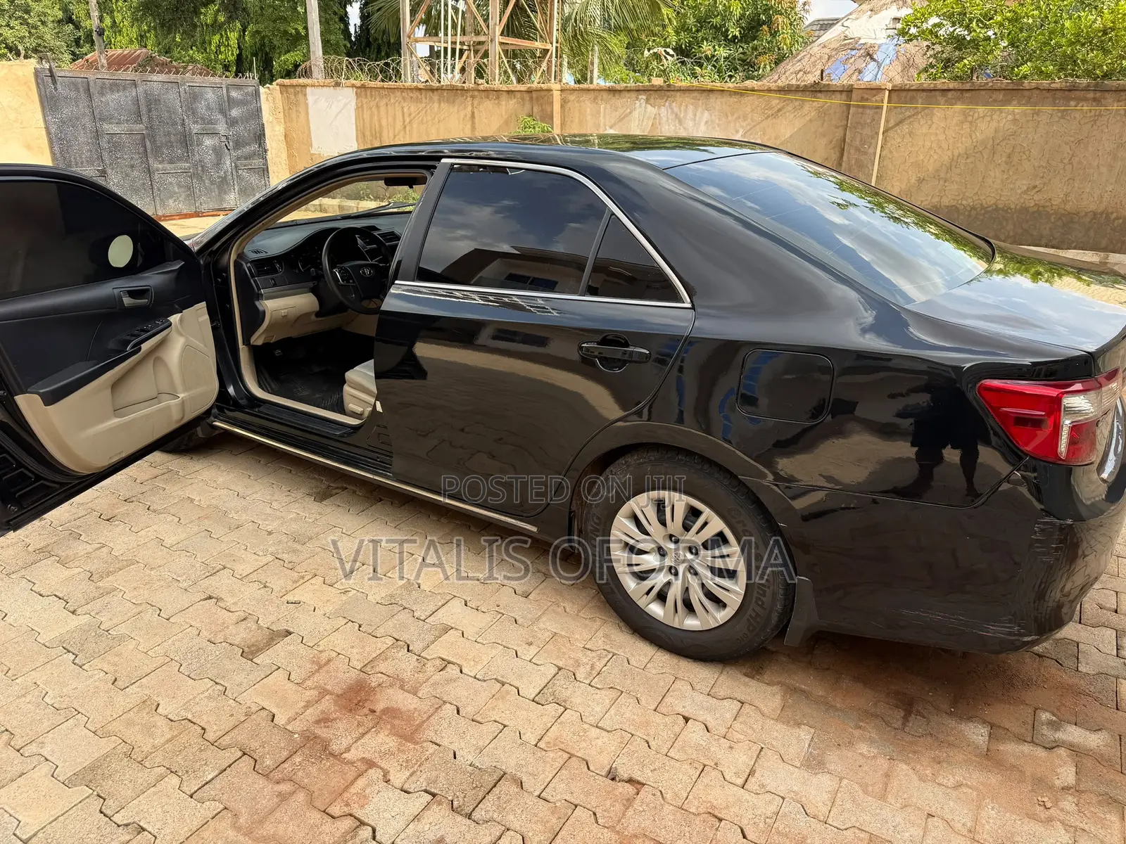 Toyota Camry LE 4dr Sedan (2.5L 4cyl 6A) 2013 Black