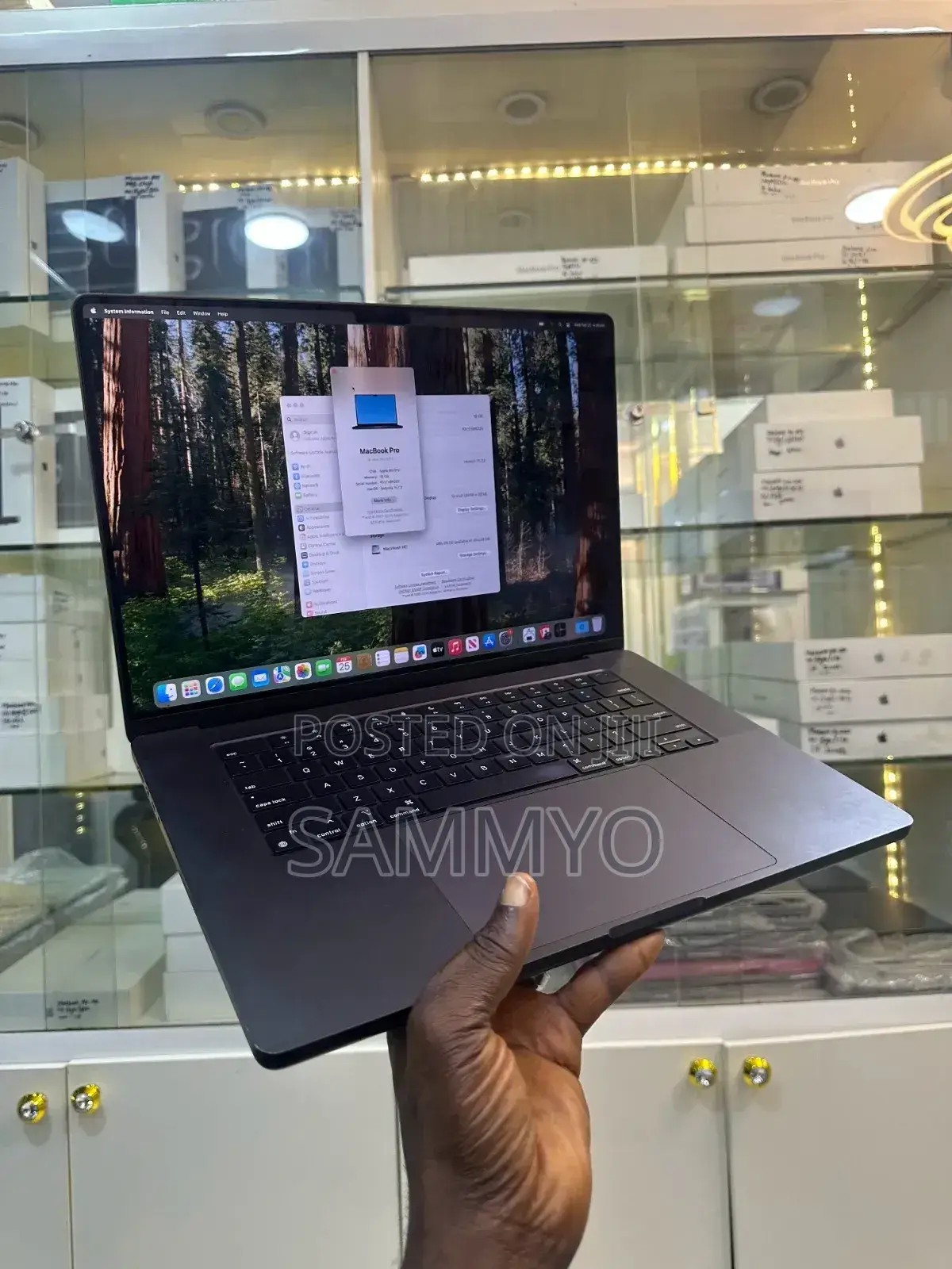 Laptop Apple MacBook Pro 2023 M3 Pro 18GB Apple M3 Pro SSD 512GB