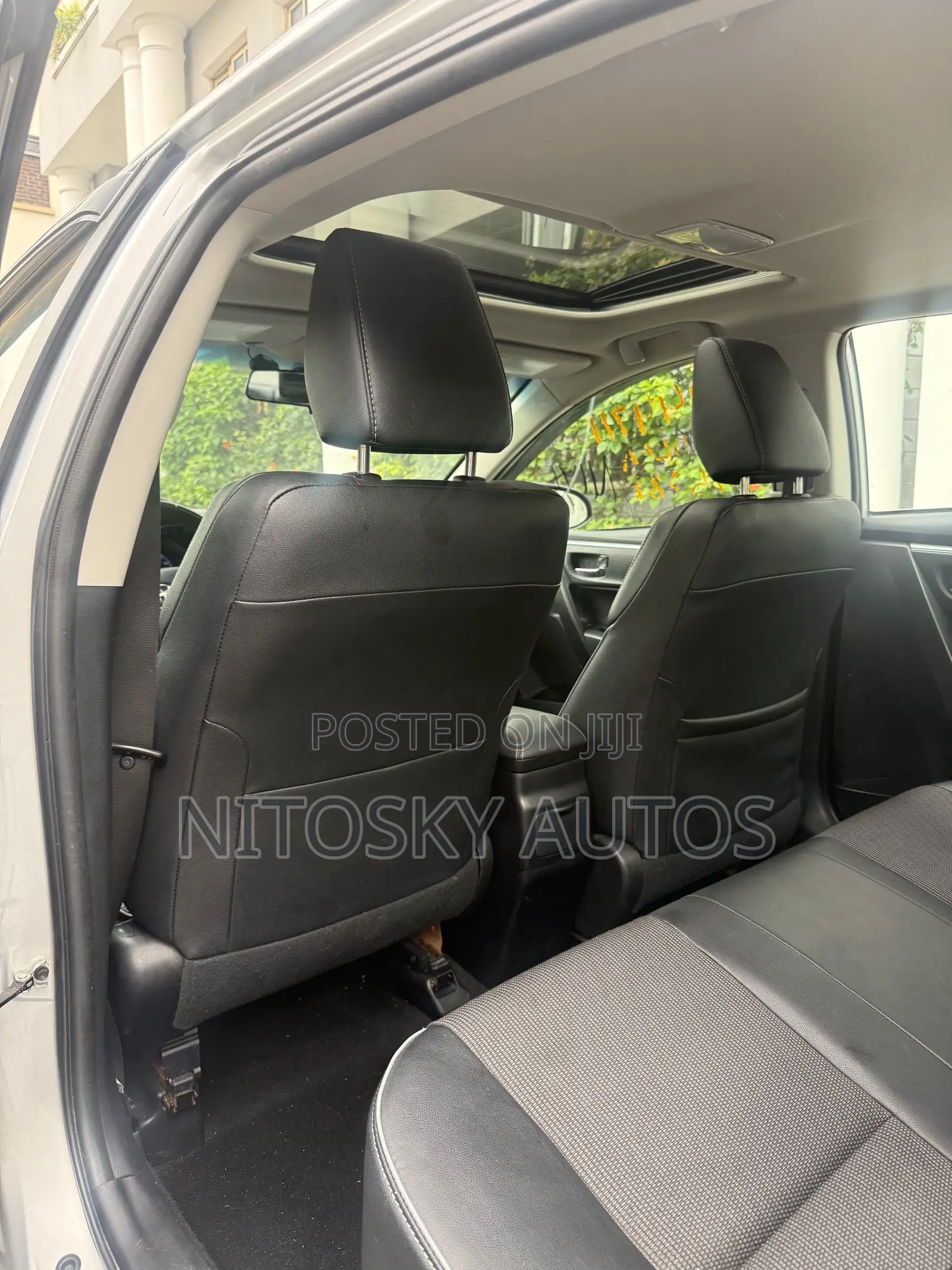 Toyota Corolla S Premium 4dr Sedan (1.8L 4cyl CVT) 2014 Silver