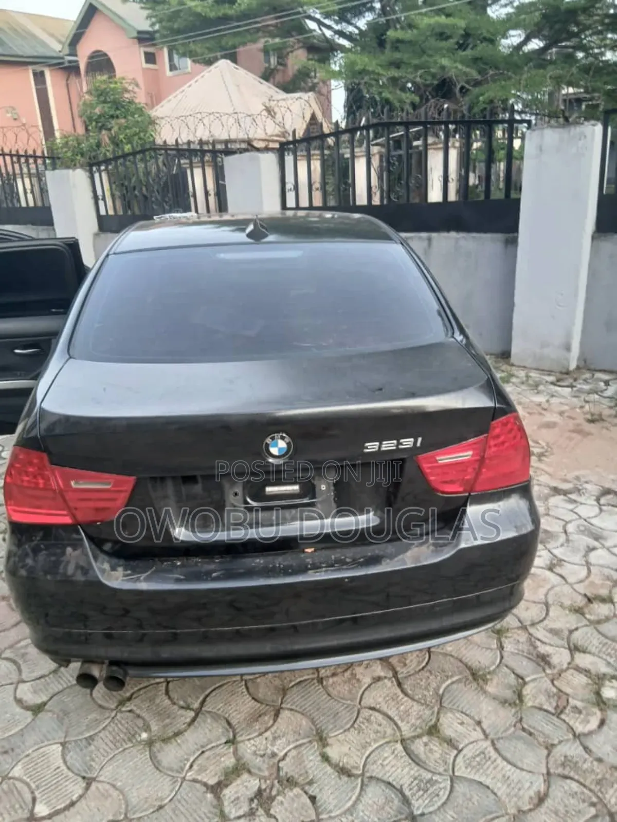 BMW 3 Series 323i RWD 2010 Black