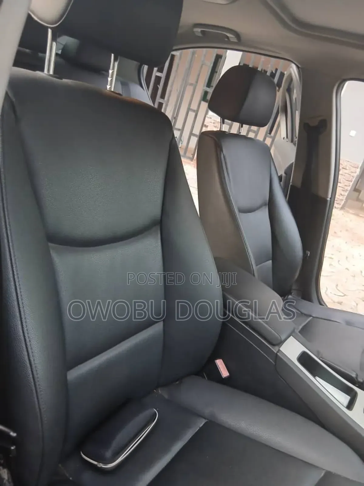 BMW 3 Series 323i RWD 2010 Black