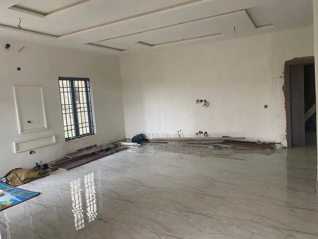 5bdrm Duplex in Dakibiyu for sale