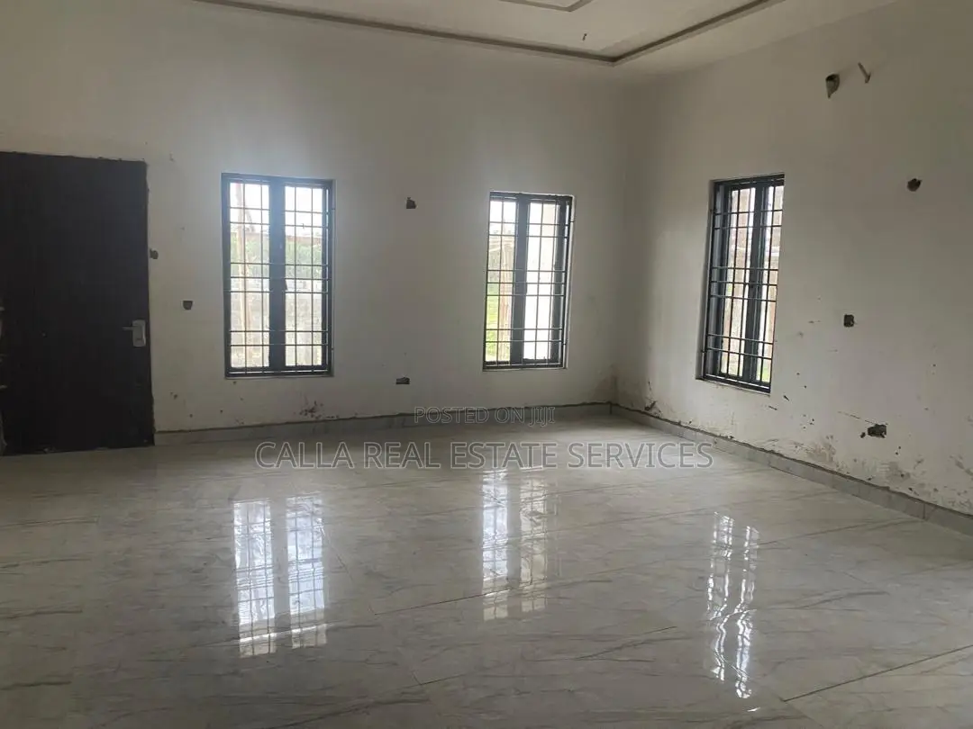 5bdrm Duplex in Dakibiyu for sale