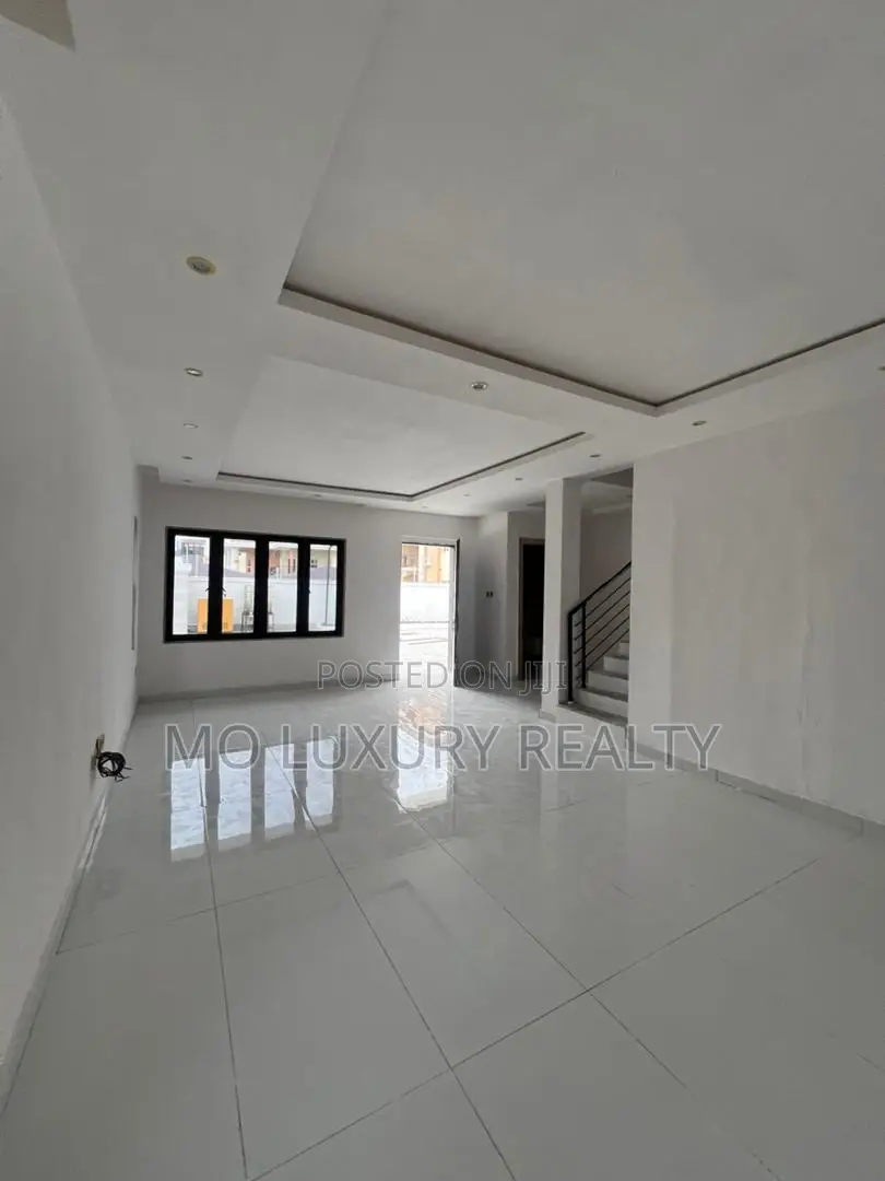 4bdrm Townhouse / Terrace in Parkview Estate for rent